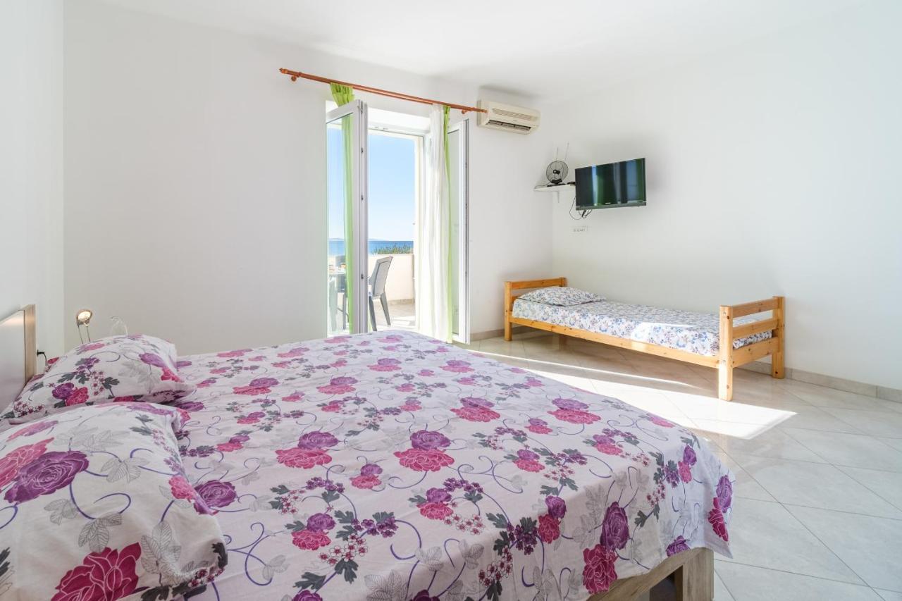 Beach Paradise Apartments โปดสตรานา ภายนอก รูปภาพ