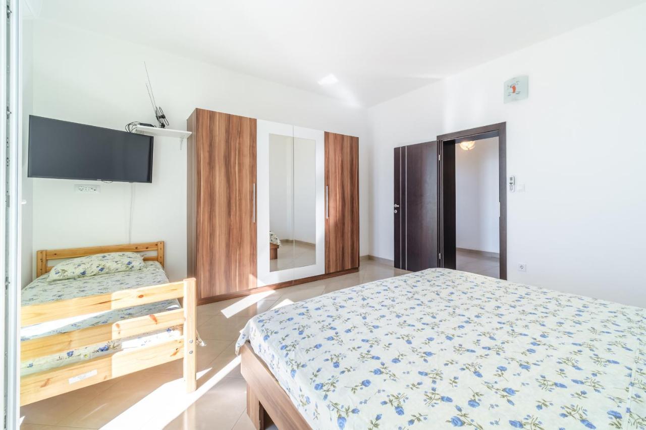 Beach Paradise Apartments โปดสตรานา ภายนอก รูปภาพ