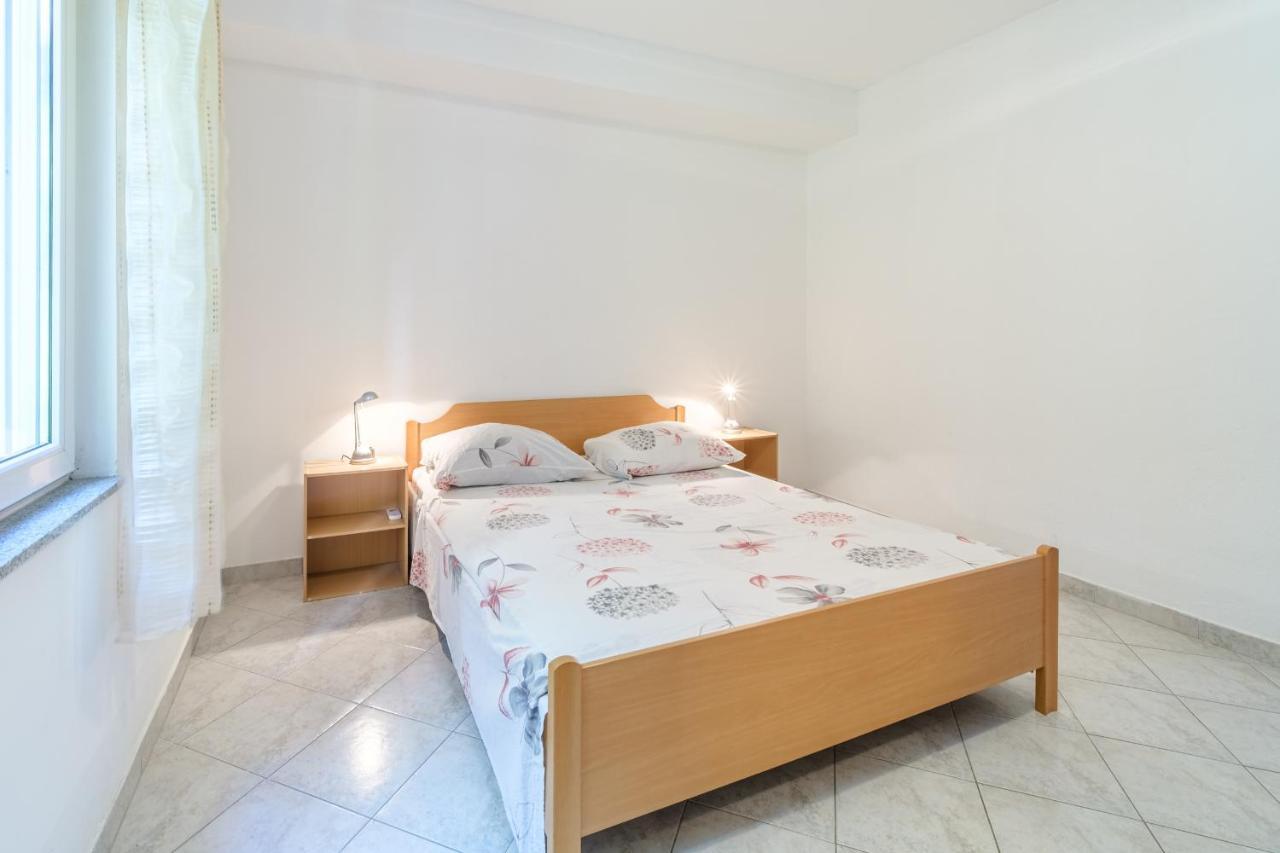 Beach Paradise Apartments โปดสตรานา ภายนอก รูปภาพ