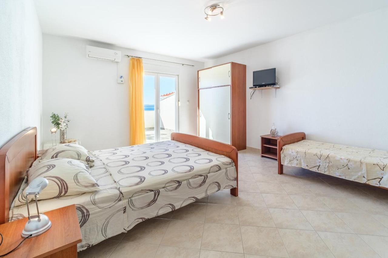 Beach Paradise Apartments โปดสตรานา ภายนอก รูปภาพ