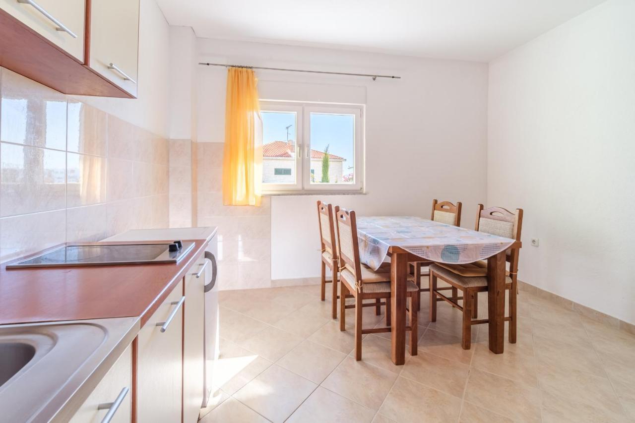 Beach Paradise Apartments โปดสตรานา ภายนอก รูปภาพ